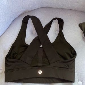 Lululemon sports bra size 4